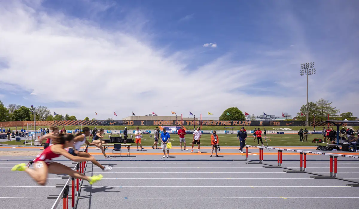 University of Illinois at Urbana Champaign Track, Hurdles race