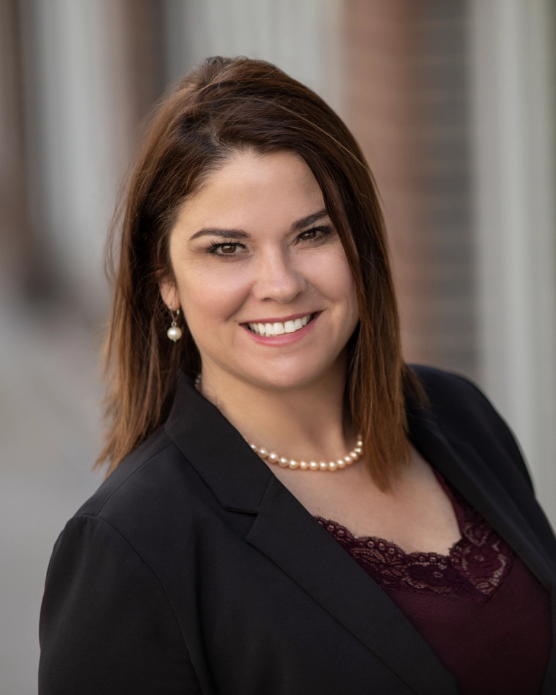 headshot of Tina Kueter