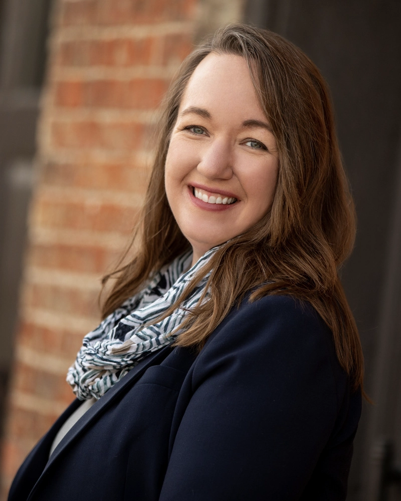 headshot of Jennifer Bennett